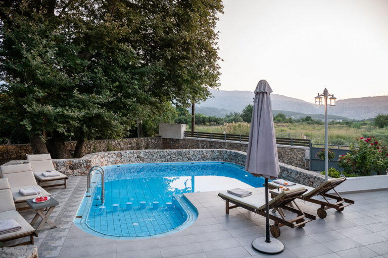 Villa Nature heated private pool