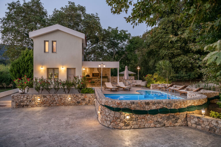 Villa Nature heated private pool