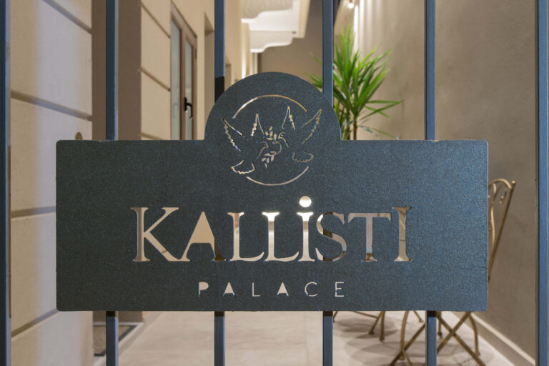 Kallisti Palace︱A Supreme Classic Style 3Br Villa w/Pool