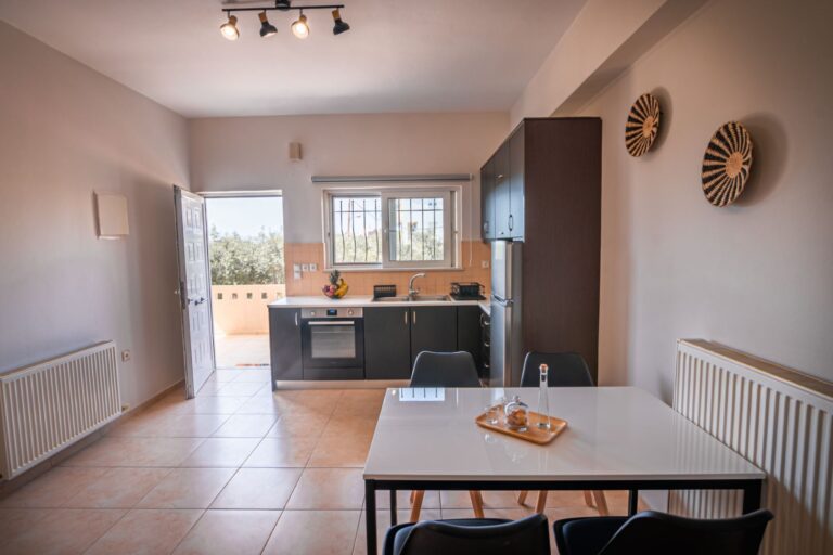 Ibis Apartments | Peaceful 1BD Flats in Daratso