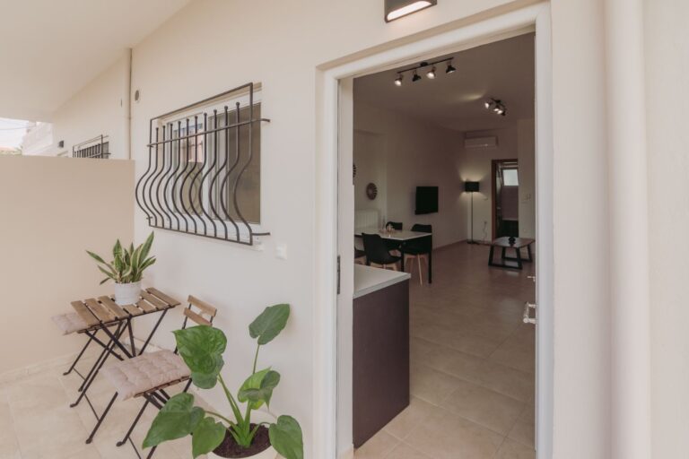 Ibis Apartments | Peaceful 1BD Flats in Daratso